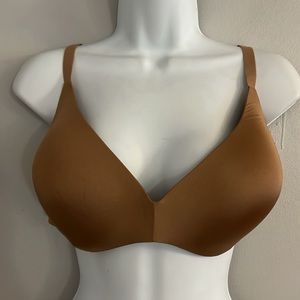 NWT/ SKIMS SLIGHTLY PADDED WIRELESS BRA 38DD